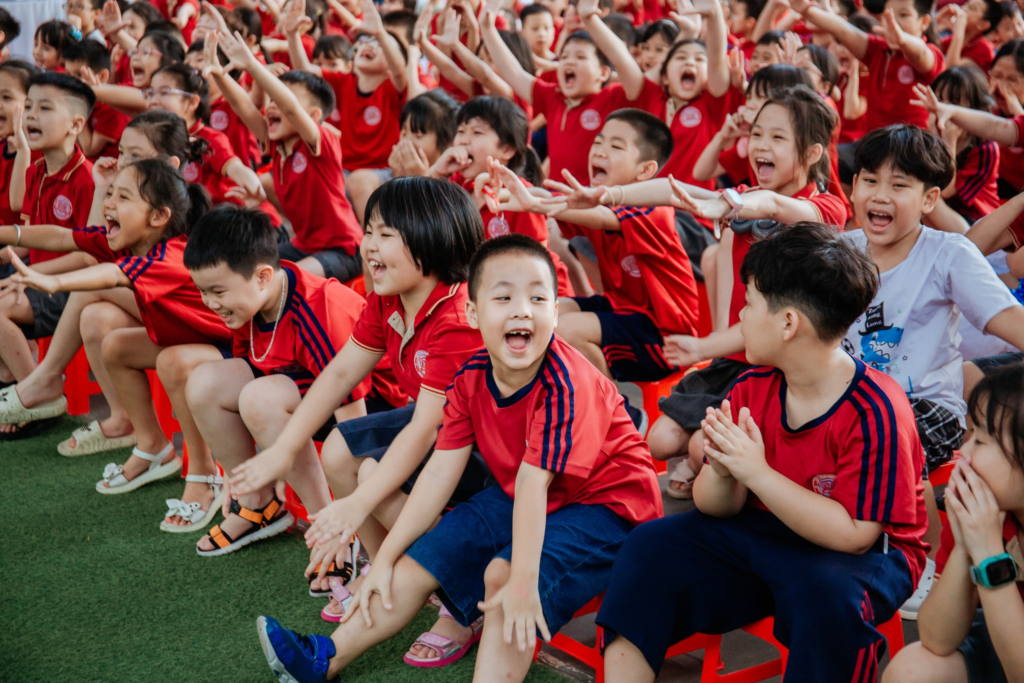 CHỐNG “SHOCK” KHI CON VÀO LỚP 1, CHA MẸ CẦN CHUẨN BỊ NHỮNG GÌ?